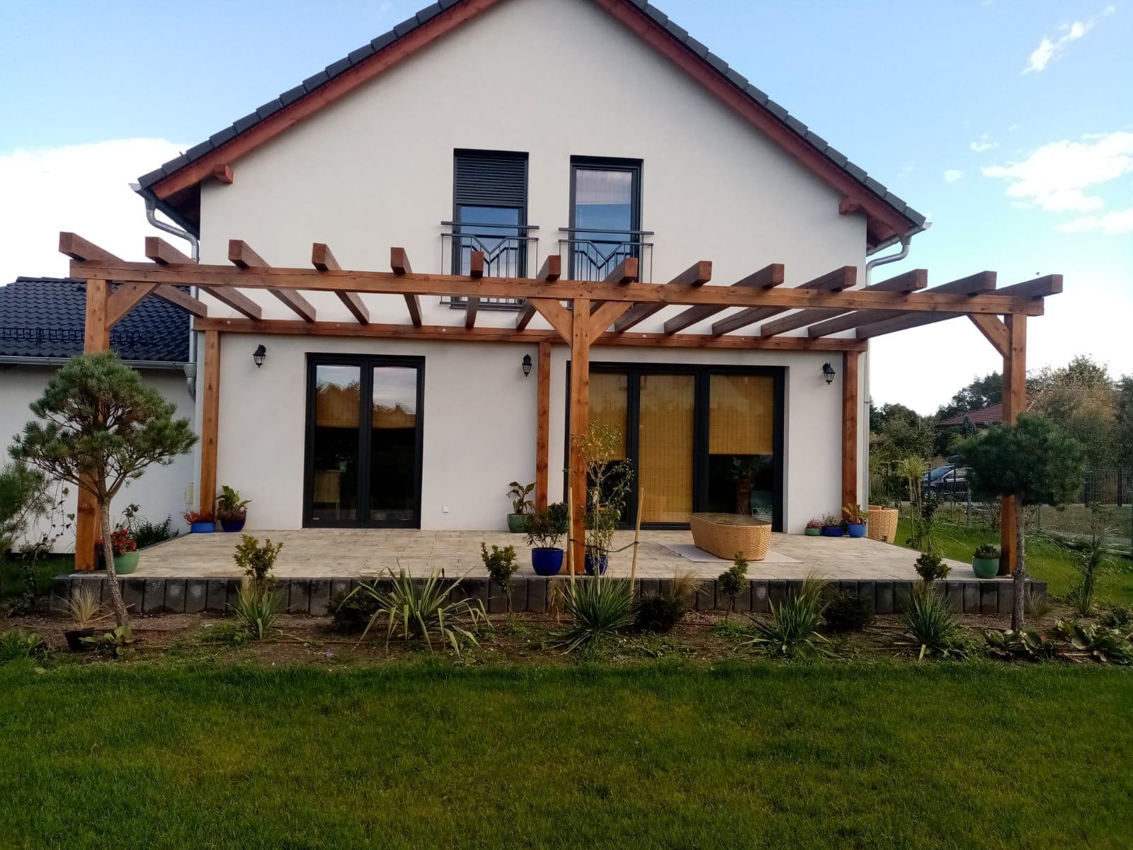 Pergola przy domu