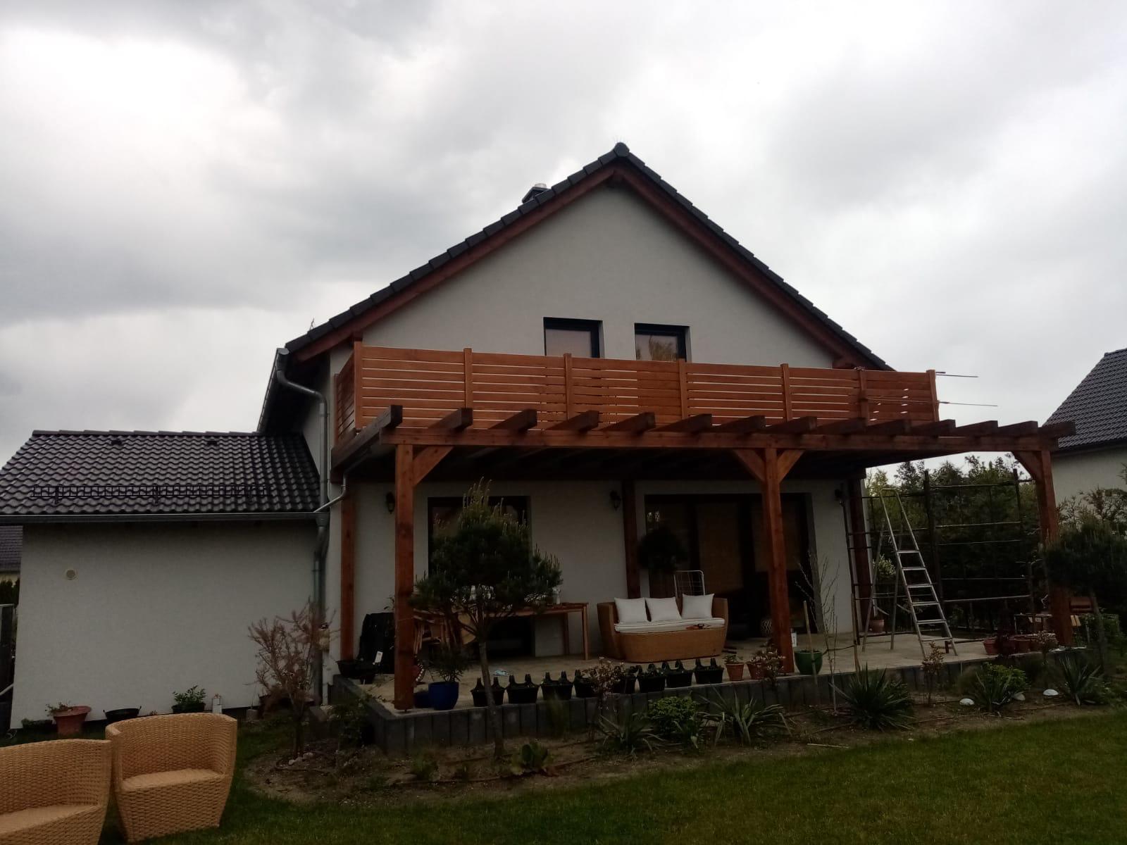 Pergola z balustradą tarasową